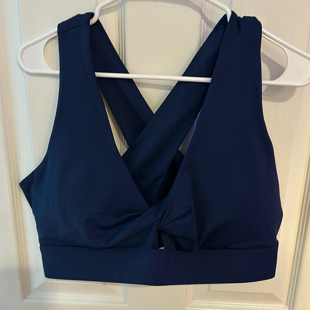 Fabletics Oasis Twist Sports Bra